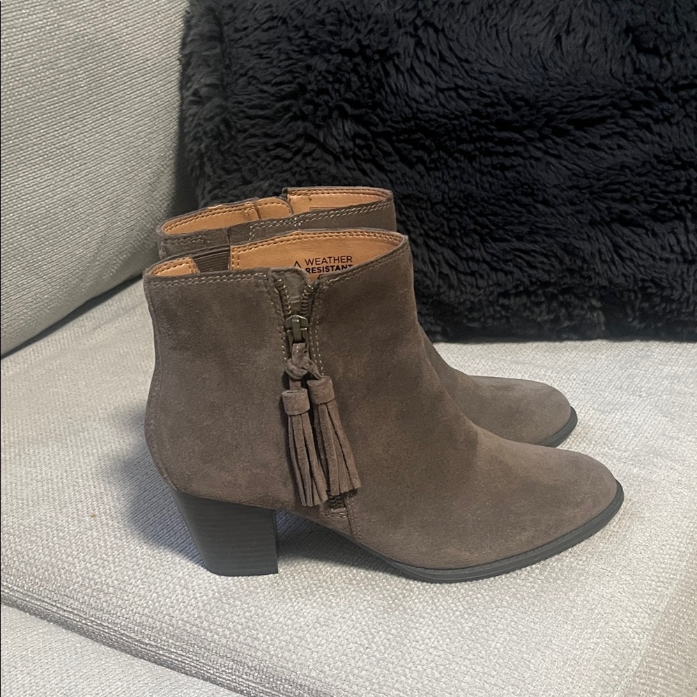 Vionic Madeline Suede Bootie
